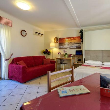 Il Giardino Dei Gigli Apartment เมตา ภายนอก รูปภาพ