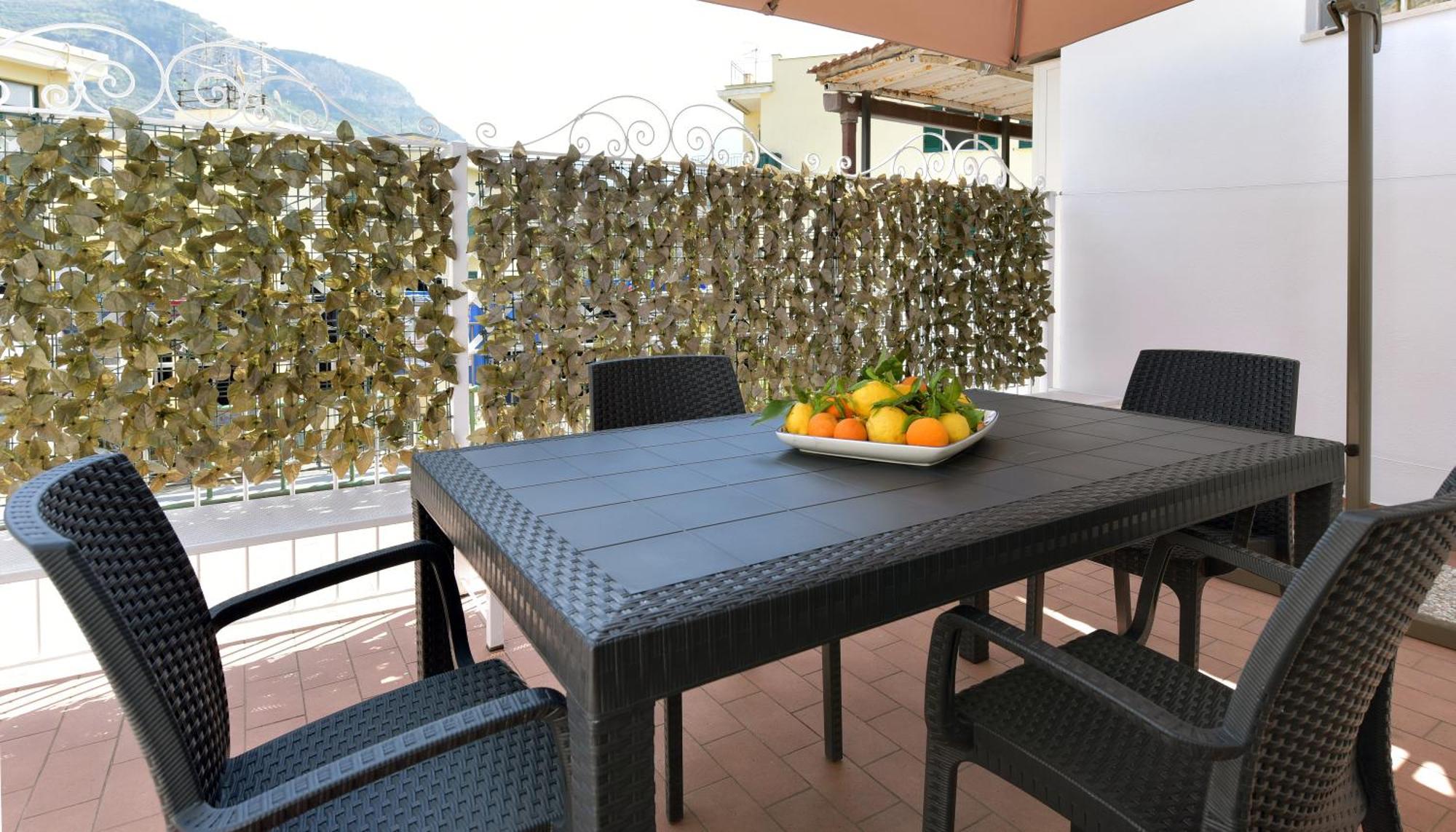 Il Giardino Dei Gigli Apartment เมตา ภายนอก รูปภาพ
