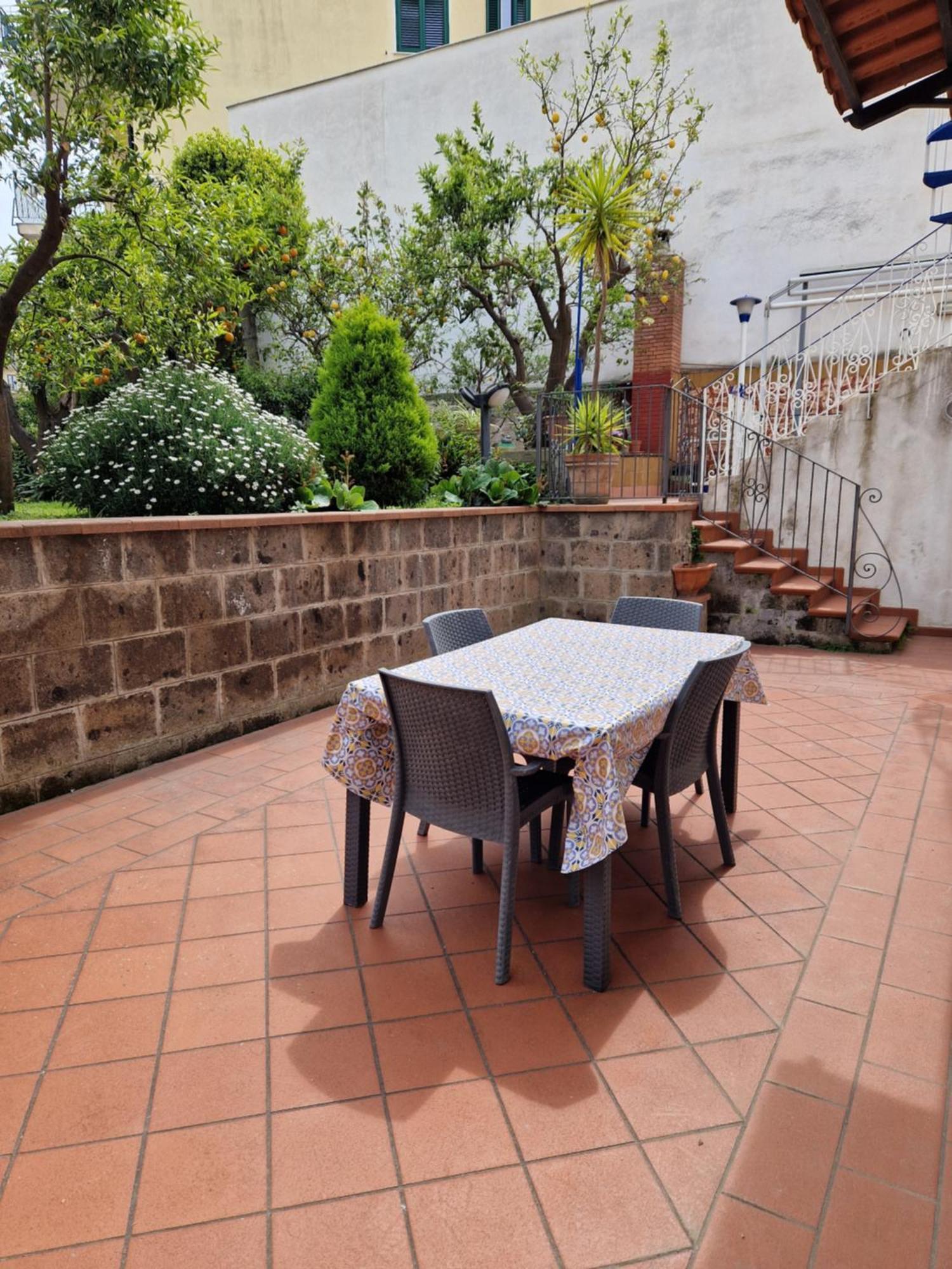 Il Giardino Dei Gigli Apartment เมตา ภายนอก รูปภาพ