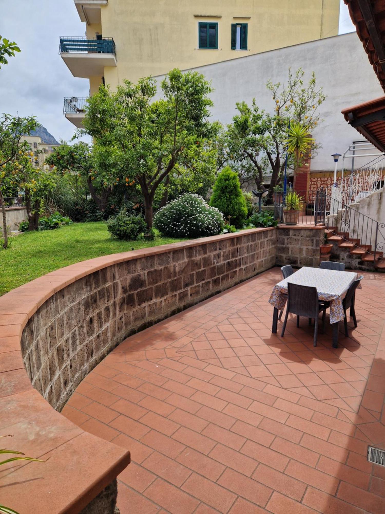 Il Giardino Dei Gigli Apartment เมตา ภายนอก รูปภาพ