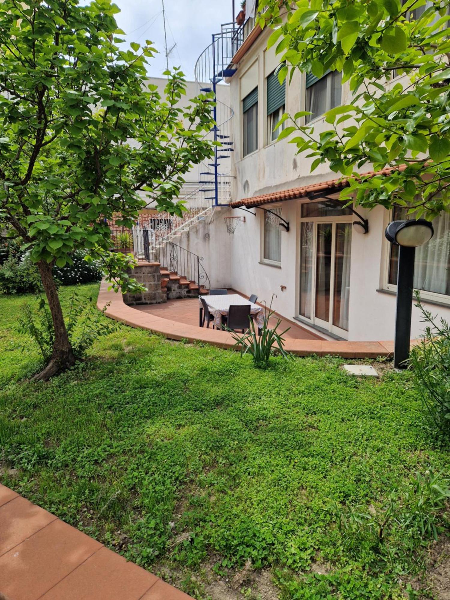 Il Giardino Dei Gigli Apartment เมตา ภายนอก รูปภาพ